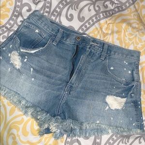 Hollister high-waisted festival shorts!